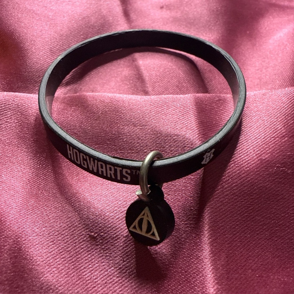 Harry Potter House Charm Rubber Plastic Bracelet Hogwarts Dangle Charm
